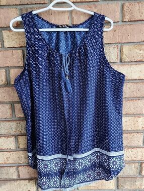 Time To Bloom Size‎ 2x Sleeveless Navy Tie-Front Printed Tank Top